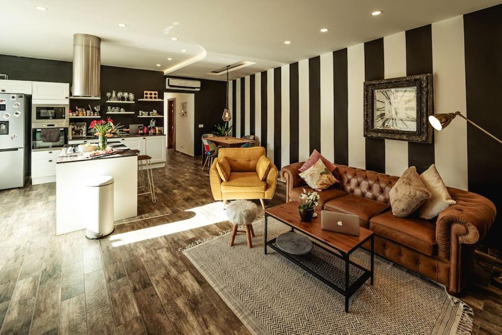 Apartamento Luxury Designer Penthouse With Private Jacuzzi Sliema Exterior foto