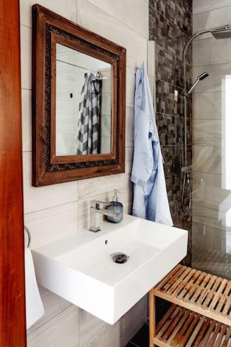 Apartamento Luxury Designer Penthouse With Private Jacuzzi Sliema Exterior foto