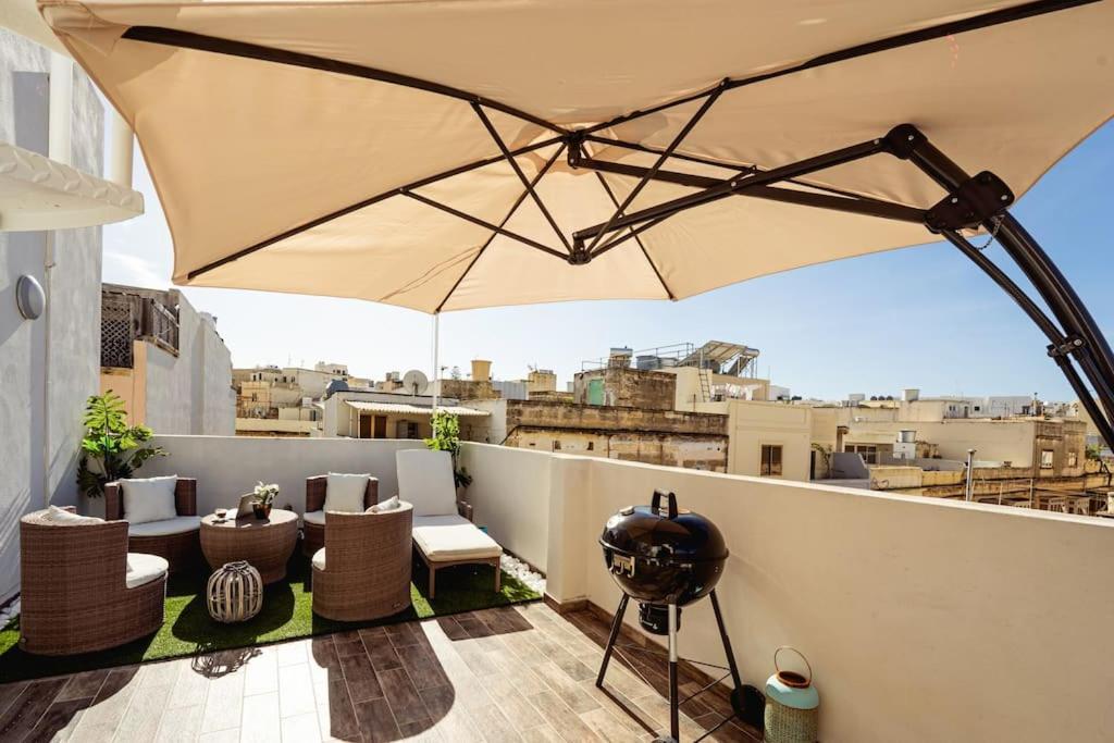 Apartamento Luxury Designer Penthouse With Private Jacuzzi Sliema Exterior foto