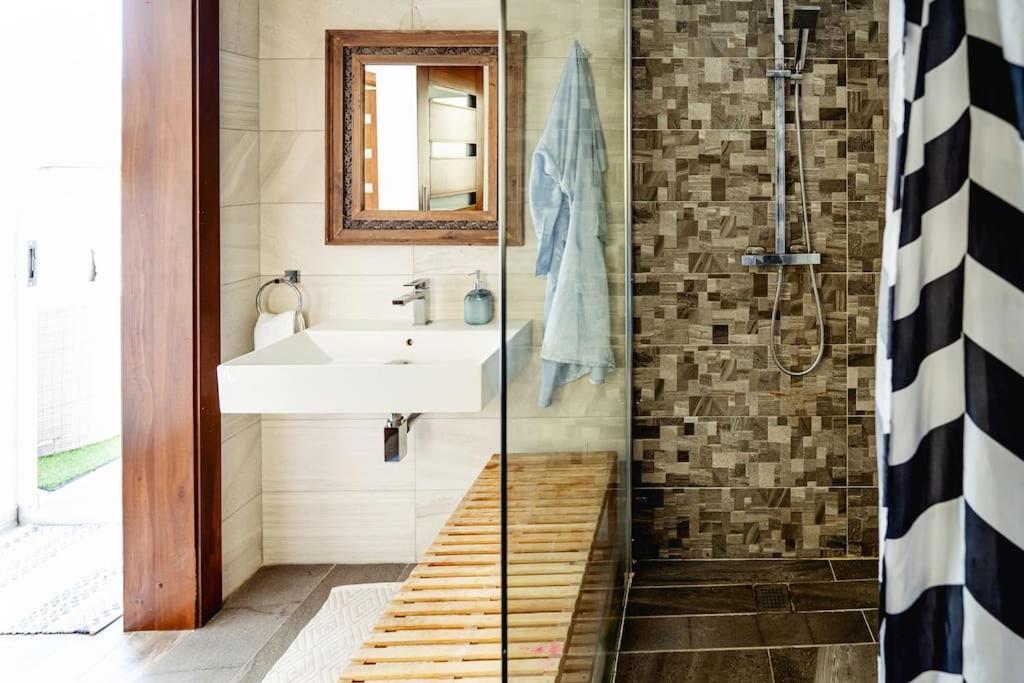 Apartamento Luxury Designer Penthouse With Private Jacuzzi Sliema Exterior foto
